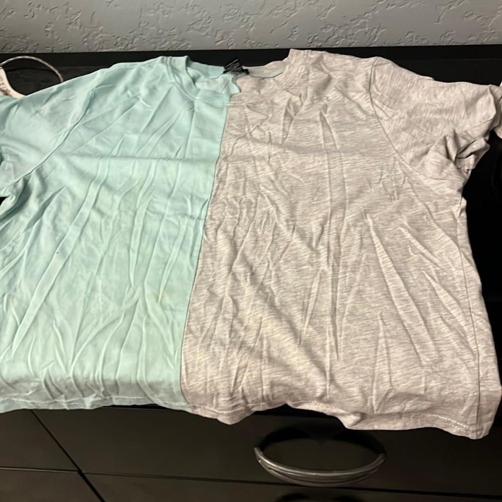 Cropped half grey half teal shirt